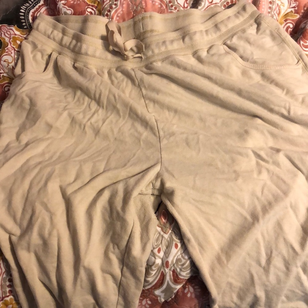 Khaki capris
